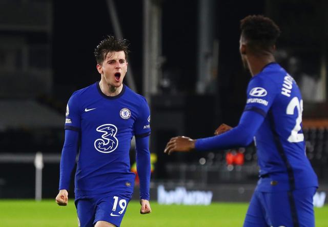 首发 ｜ 多纳鲁马、努内斯、迪亚斯、格瓦迪奥尔、奥赖利、罗德里、贝尔纳多（队长）、赖因德斯、福登、切尔基、哈兰德