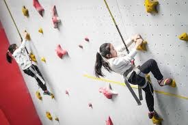 足球国足热身赛表现积极，主帅称进步肉眼可见